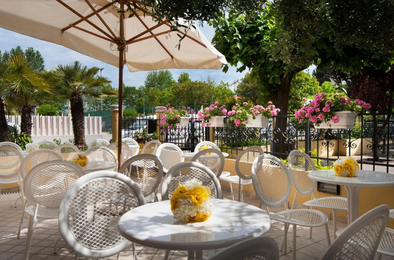 Hotel Caravel B&B Misano Adriatico Luaran gambar