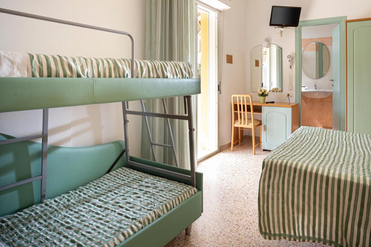 Hotel Caravel B&B Misano Adriatico Luaran gambar