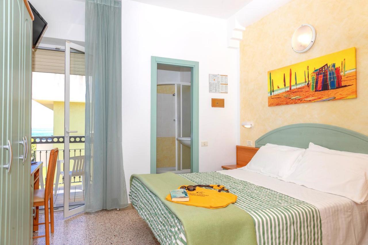 Hotel Caravel B&B Misano Adriatico Luaran gambar