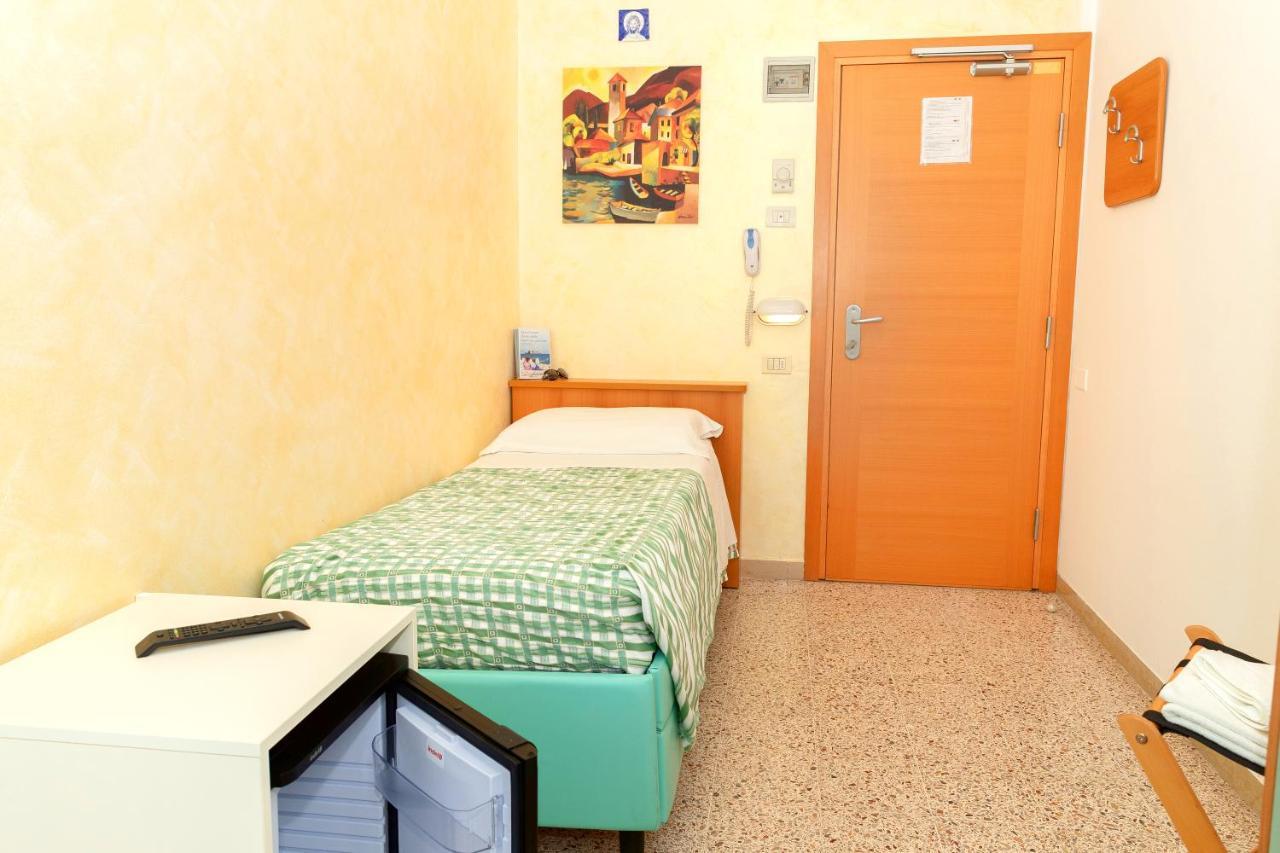 Hotel Caravel B&B Misano Adriatico Luaran gambar