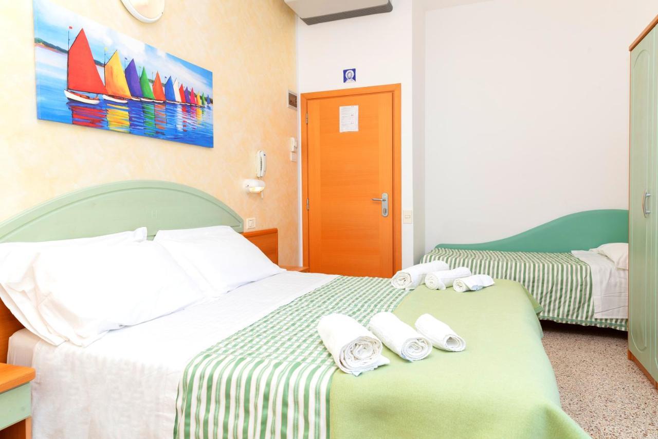 Hotel Caravel B&B Misano Adriatico Luaran gambar
