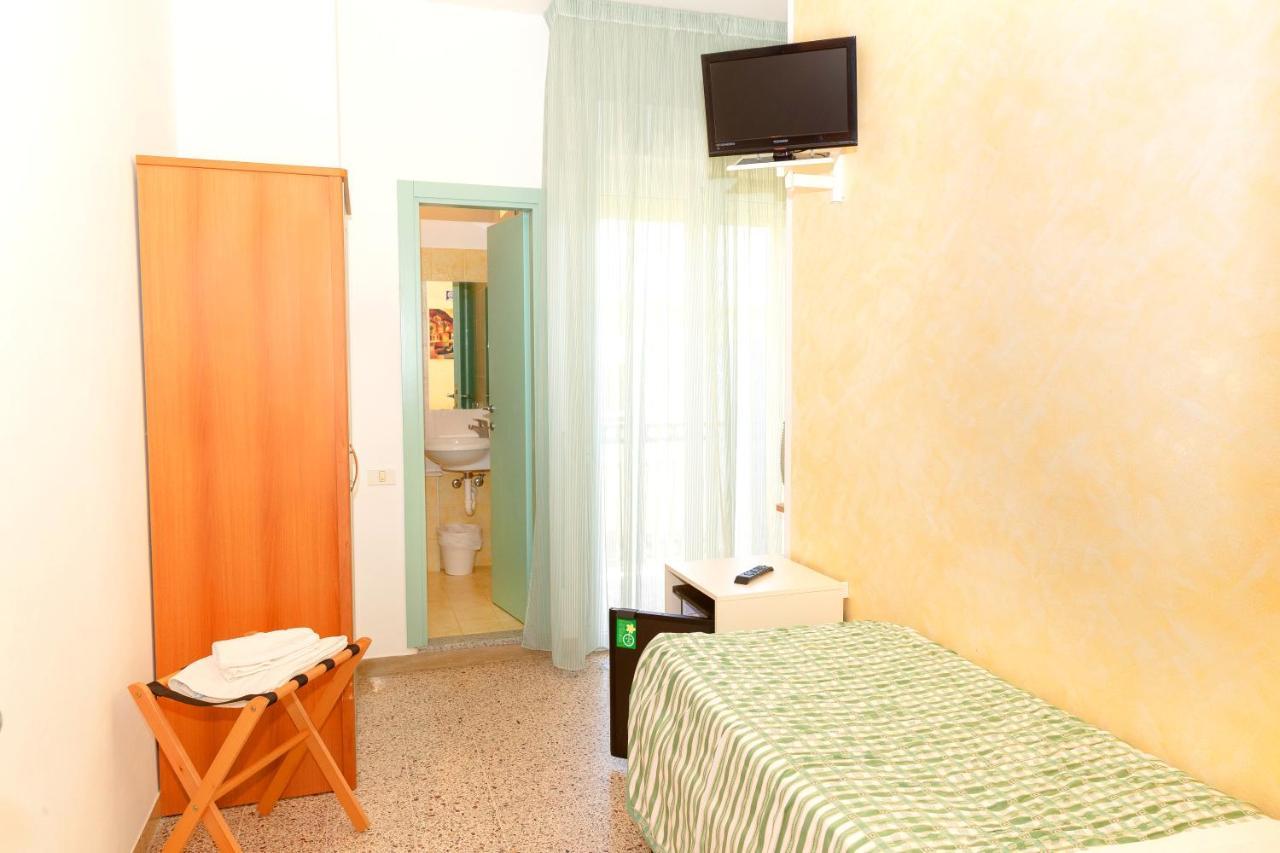 Hotel Caravel B&B Misano Adriatico Luaran gambar