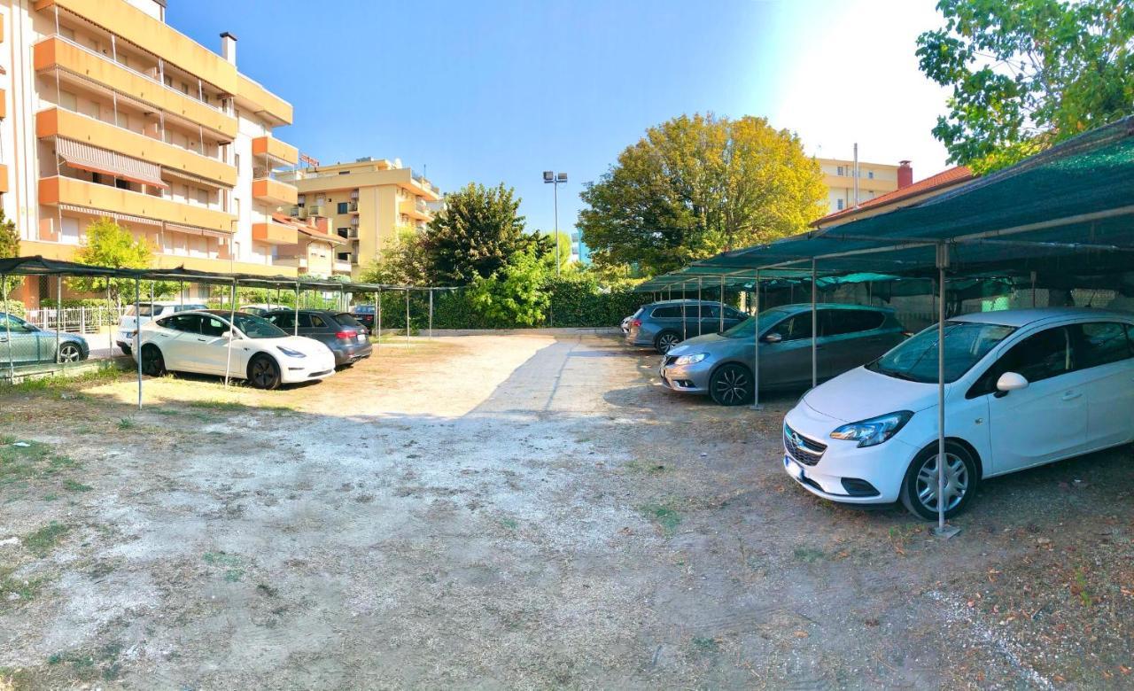 Hotel Caravel B&B Misano Adriatico Luaran gambar