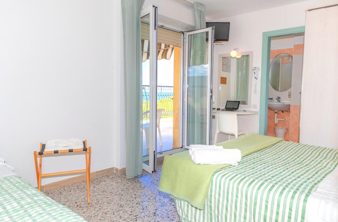 Hotel Caravel B&B Misano Adriatico Luaran gambar