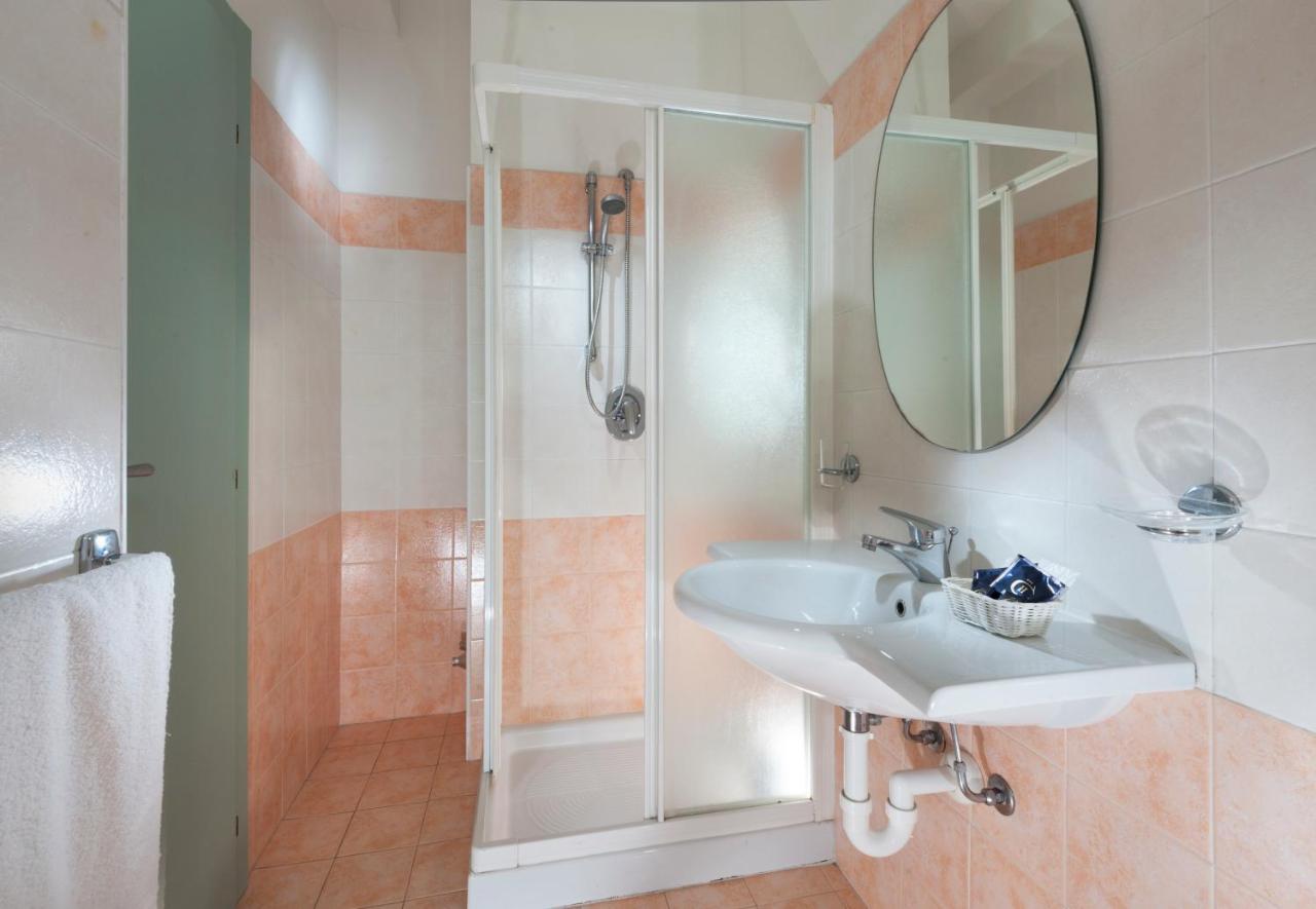 Hotel Caravel B&B Misano Adriatico Luaran gambar